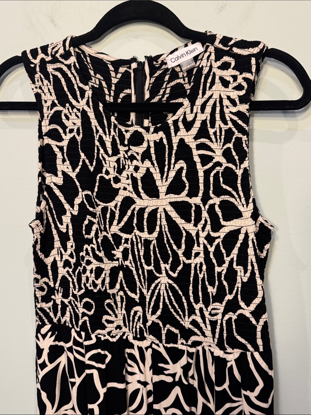 Calvin Klein Sleeveless Black & cream floral smocked Jumpsuit Size 8 - Picture 4 of 8